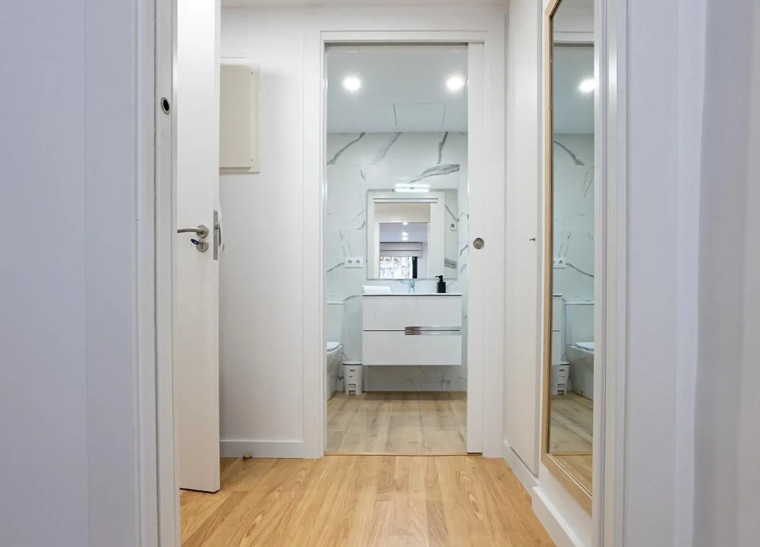 Stay U-Nique Apartments Albeniz Bcn Οσπιταλέτ ντε Λιοβρεγάτ 0*,  Ισπανία
